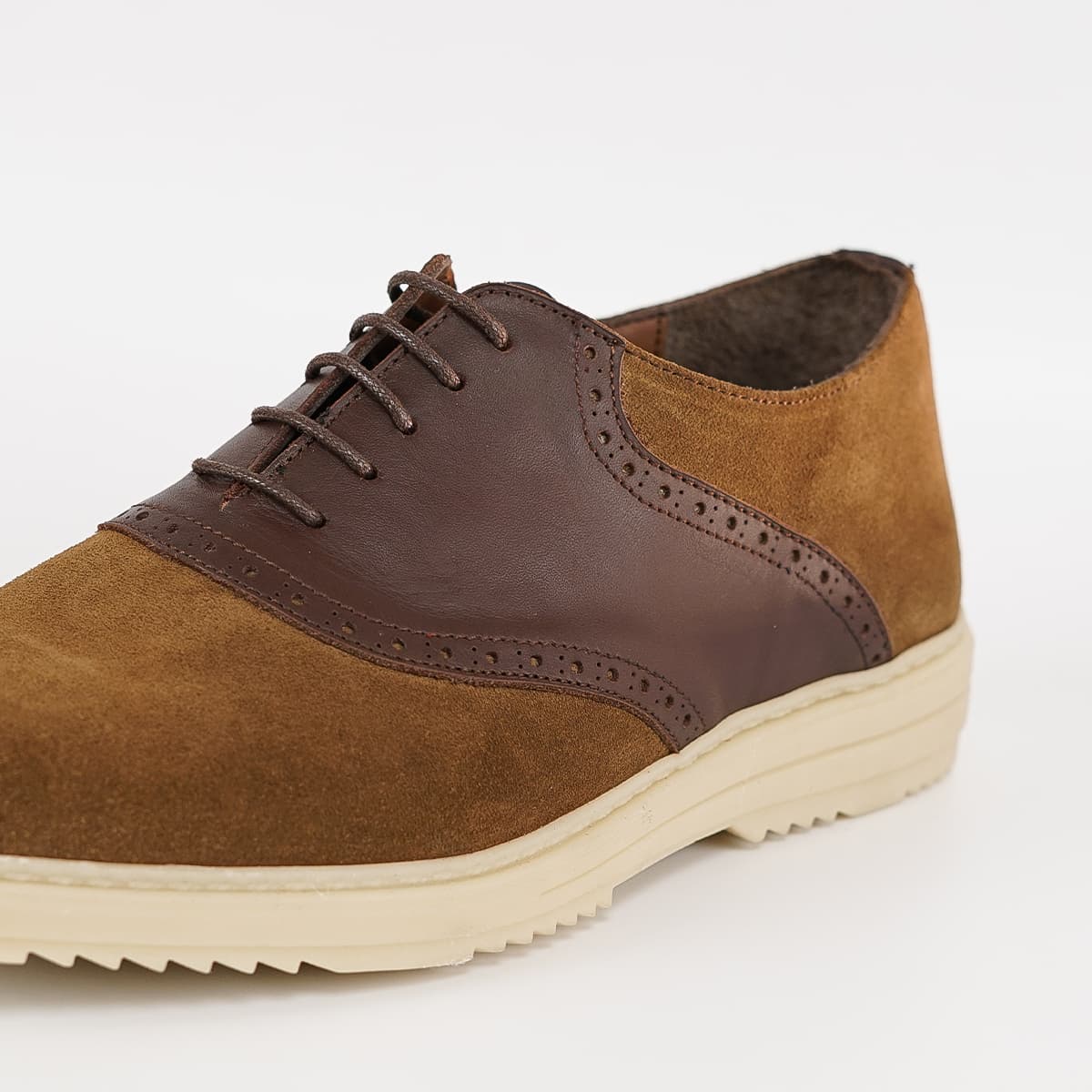 Ref:83 Roxbury Tabac